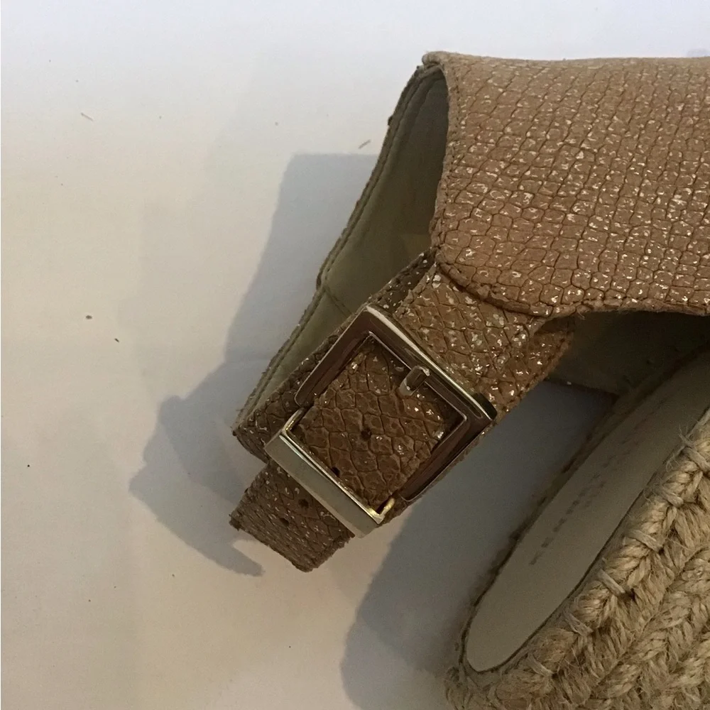 Kenneth Cole metallic peep toe platform, size 8.5 - Picture 7 of 9
